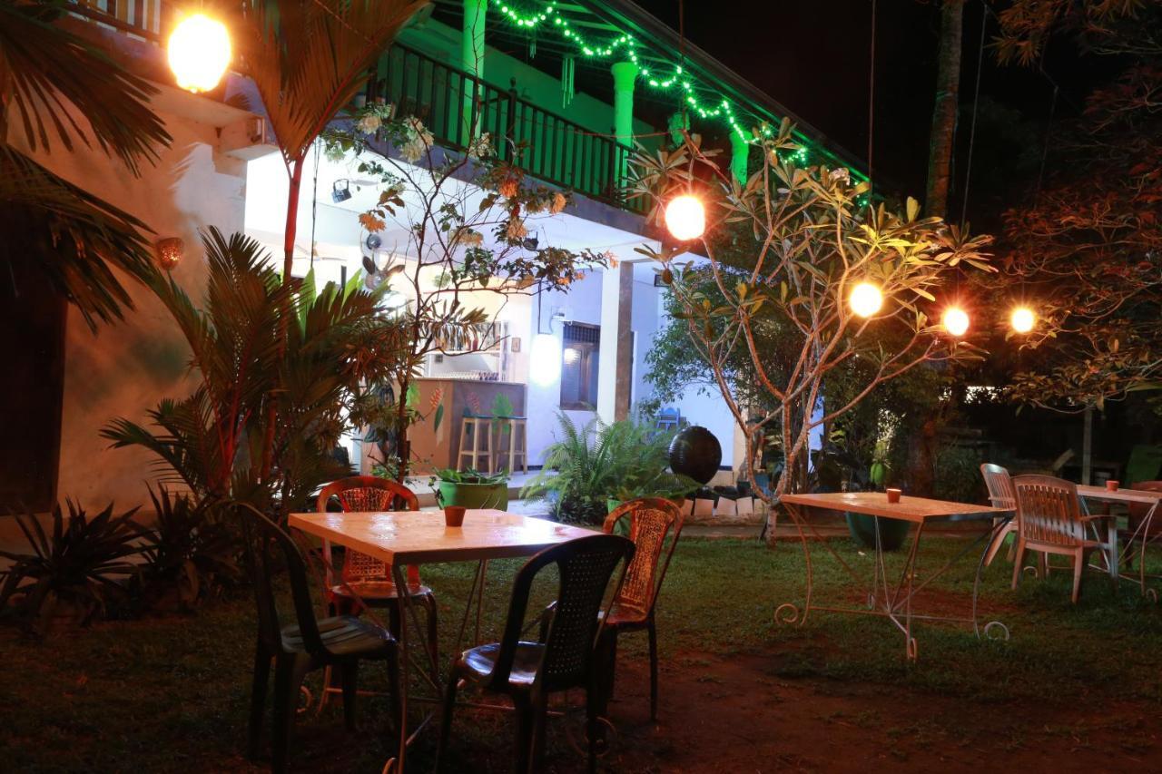 Pearl Villa Rooms And Hostel Unawatuna Kültér fotó